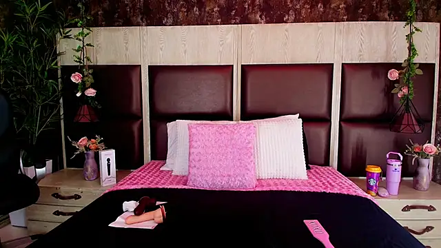 Bella Smiith  online show from 11/08/25, 12:31