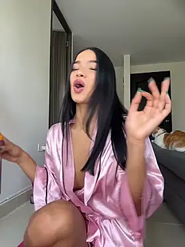 Bella Smiith  online show from 12/20/25, 03:04