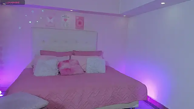 Snapshot of ScarlettDreamss7 chatting on 11/02/25, 03:28 ScarlettDreamss7 online show from 11/02/25, 03:28