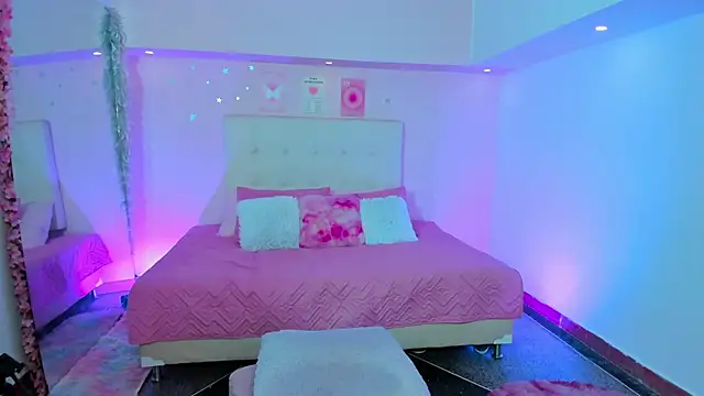 ScarlettDreamss7 online show from 10/04/25, 08:54