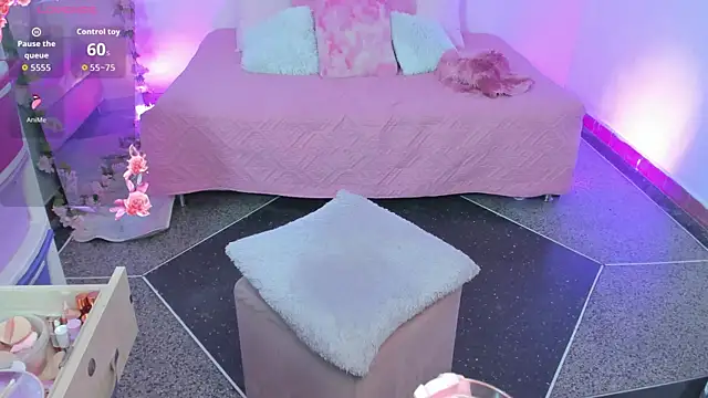 Snapshot of ScarlettDreamss7 chatting on 12/15/25, 07:09 ScarlettDreamss7 online show from 12/15/25, 07:09