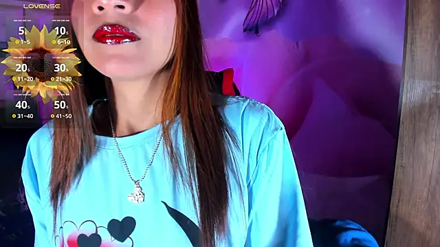 emili clark online show from 11/20/25, 04:13