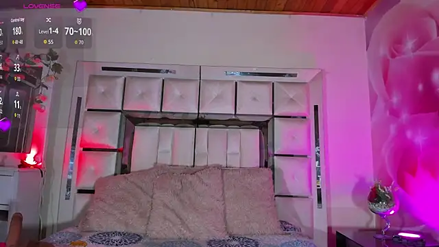 emili clark online show from 01/13/26, 04:27