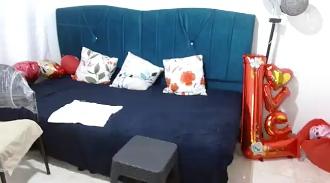 Snapshot of LITTLEDOLLHOT chatting on 02/20/25, 05:09 LITTLEDOLLHOT online show from 02/20/25, 05:09