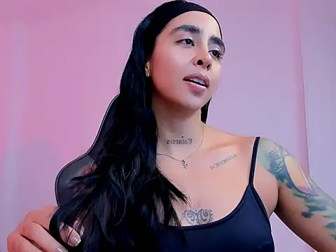 sophierooy22 online show from 11/26/25, 11:49