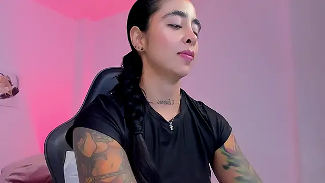 sophierooy22 online show from 02/13/26, 02:50