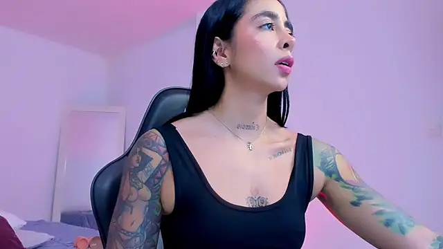sophierooy22 online show from 04/22/26, 08:04