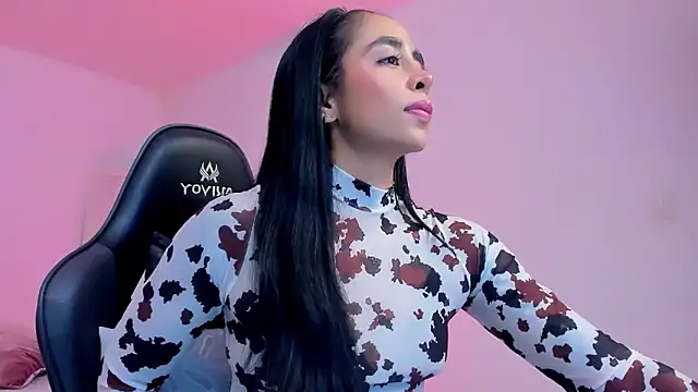 sophierooy22 online show from 04/26/26, 12:52