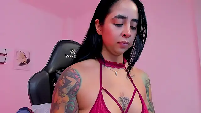 sophierooy22 online show from 11/30/25, 07:36