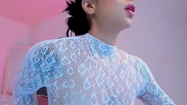 sophierooy22 online show from 04/01/26, 10:07