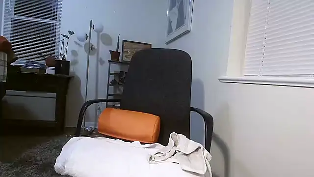 Prolapse Pig online show from 12/21/25, 04:14