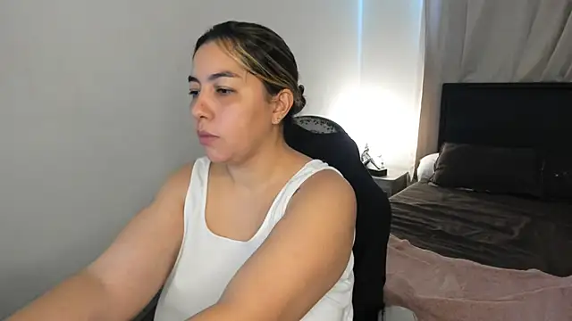 brithany olson25 online show from 04/05/26, 03:08