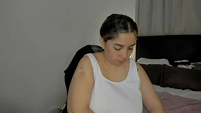 brithany olson25 online show from 02/10/26, 12:15