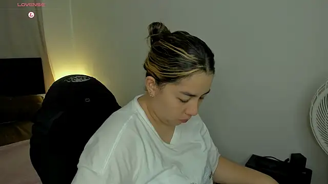 brithany olson25 online show from 03/19/26, 08:42