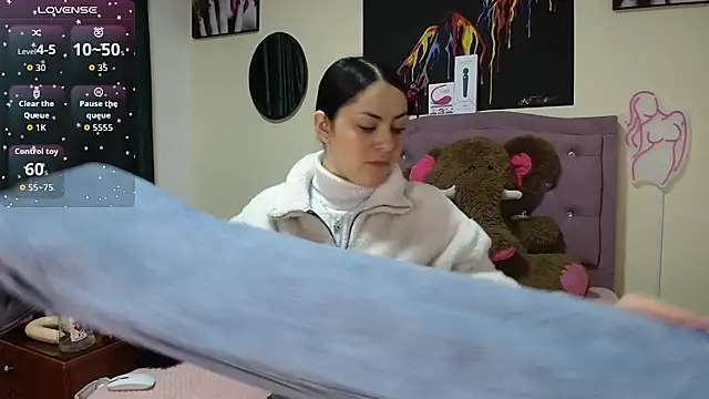 Emmie Hot online show from 11/11/25, 12:11