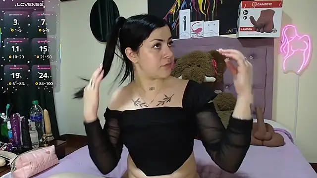 Emmie Hot online show from 06/12/26, 11:52