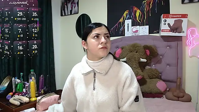 Emmie Hot online show from 06/03/26, 11:33