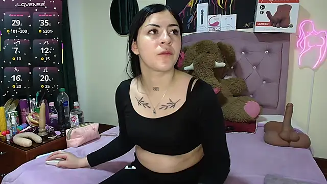 Emmie Hot online show from 06/15/26, 11:54