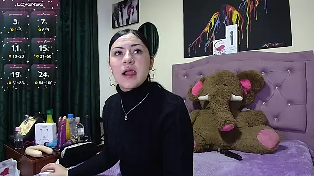 Emmie Hot online show from 02/19/26, 12:02