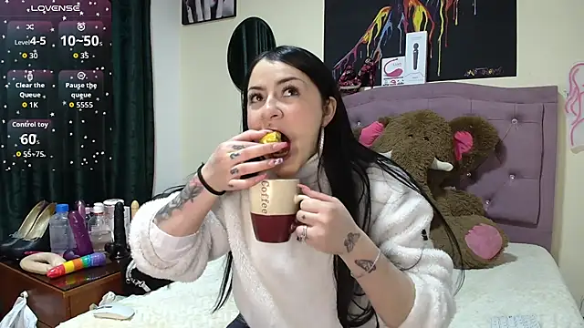 Emmie Hot online show from 11/27/25, 12:05