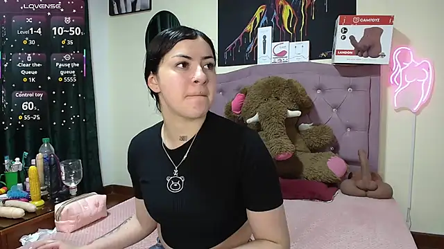 Emmie Hot online show from 05/25/26, 11:53
