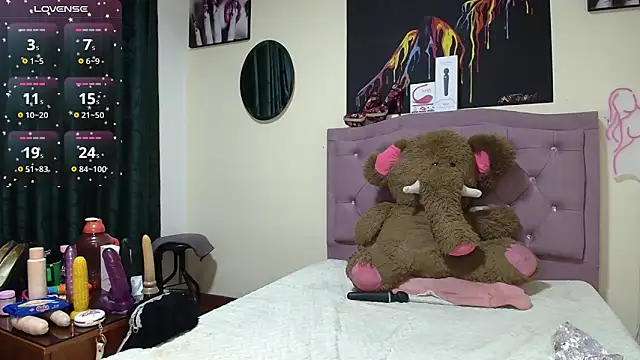 Emmie Hot online show from 12/20/25, 12:30