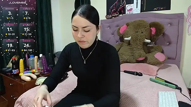 Emmie Hot online show from 10/22/25, 12:04