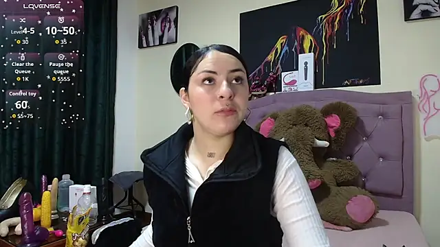 Emmie Hot online show from 11/13/25, 12:09