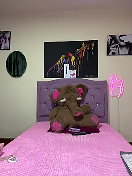 Emmie Hot online show from 03/26/26, 12:25