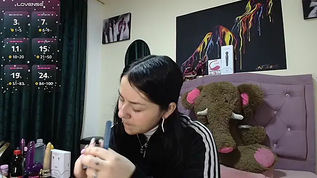 Emmie Hot online show from 11/10/25, 12:21