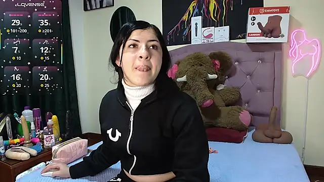 Emmie Hot online show from 06/30/26, 12:05