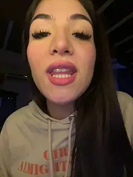 Snapshot of thompsonabella666 chatting on 02/15/25, 10:10 thompsonabella666 online show from 02/15/25, 10:10