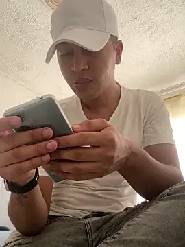 Diegosavage3 online show from 02/04/25, 08:38