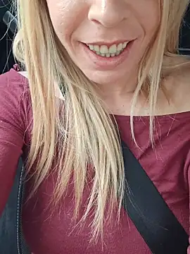 SweetyNinaOff1 online show from 04/05/26, 04:13