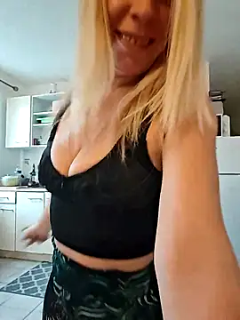 SweetyNinaOff1 online show from 11/19/25, 08:14