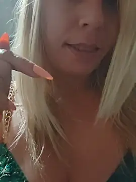Snapshot of SweetyNinaOff1 chatting on 10/15/25, 12:20 SweetyNinaOff1 online show from 10/15/25, 12:20