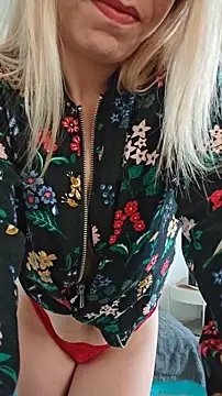 SweetyNinaOff1 online show from 01/15/26, 08:40