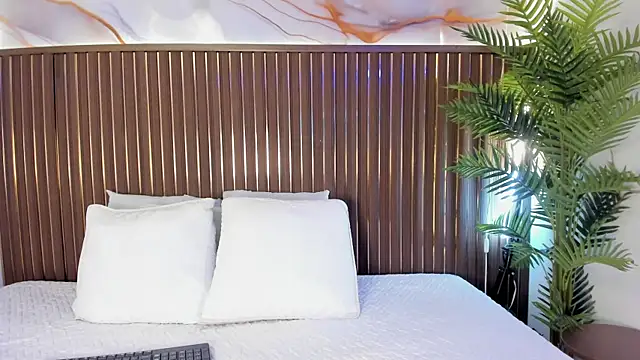 Snapshot of elevensky chatting on 03/31/26, 08:22 elevensky online show from 03/31/26, 08:22