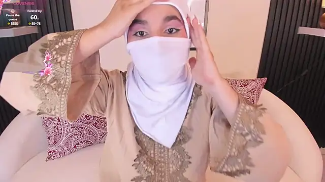 Snapshot of Ayha_khalaf chatting on 03/04/25, 03:44 Ayha khalaf online show from 03/04/25, 03:44