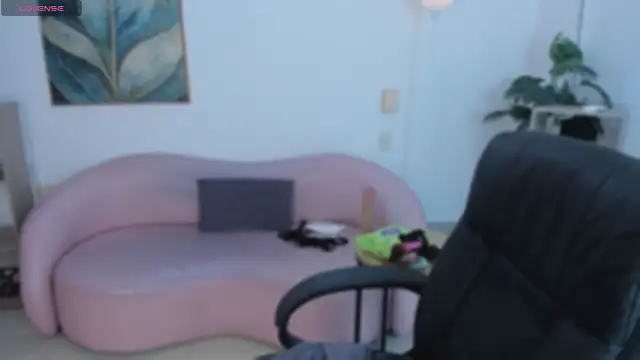 Ayha khalaf online show from 12/18/25, 01:22