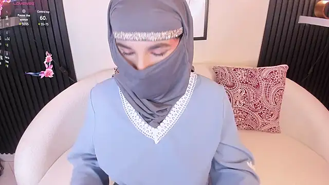 Snapshot of Ayha_khalaf chatting on 03/07/25, 03:40 Ayha khalaf online show from 03/07/25, 03:40