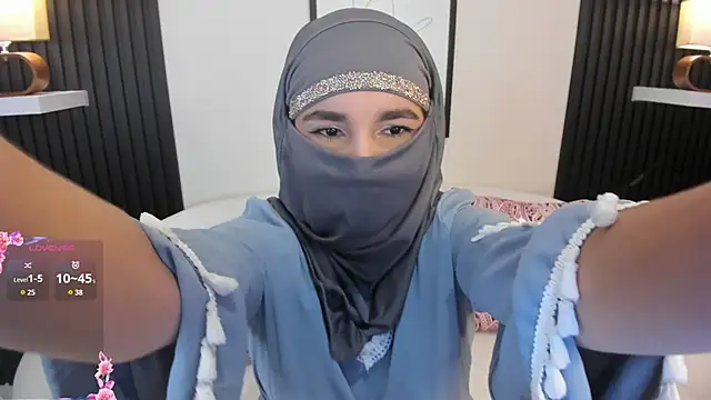 Snapshot of Ayha_khalaf chatting on 03/01/25, 02:59 Ayha khalaf online show from 03/01/25, 02:59
