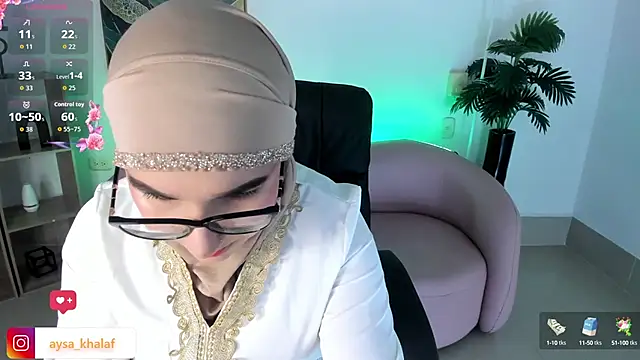 Snapshot of Ayha_khalaf chatting on 09/10/25, 01:15 Ayha khalaf online show from 09/10/25, 01:15