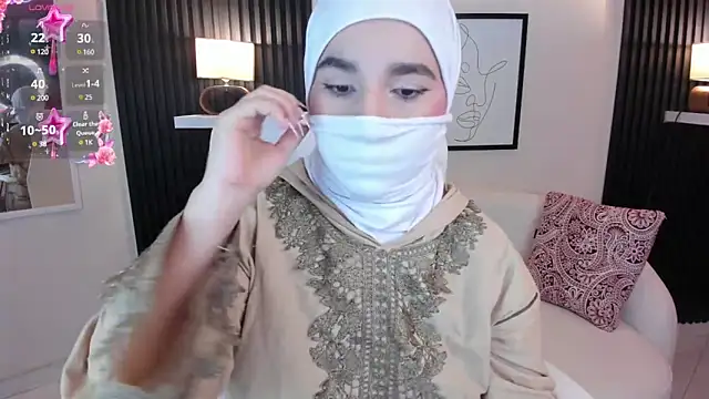 Snapshot of Ayha_khalaf chatting on 03/19/25, 04:25 Ayha khalaf online show from 03/19/25, 04:25