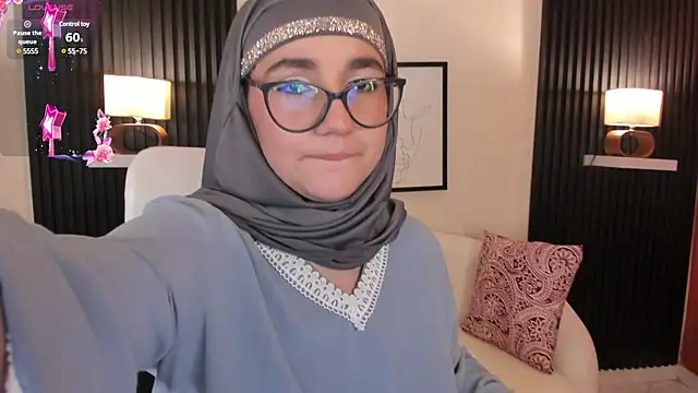 Snapshot of Ayha_khalaf chatting on 03/20/25, 07:03 Ayha khalaf online show from 03/20/25, 07:03