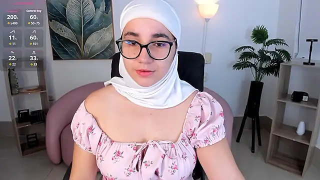 Ayha khalaf online show from 10/23/25, 12:42