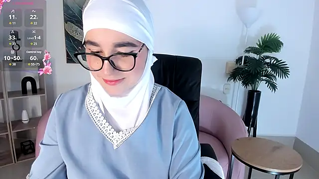 Snapshot of Ayha_khalaf chatting on 09/09/25, 01:16 Ayha khalaf online show from 09/09/25, 01:16