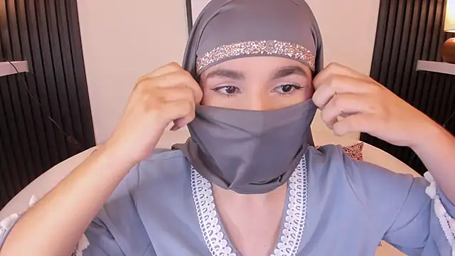 Snapshot of Ayha_khalaf chatting on 03/11/25, 03:36 Ayha khalaf online show from 03/11/25, 03:36