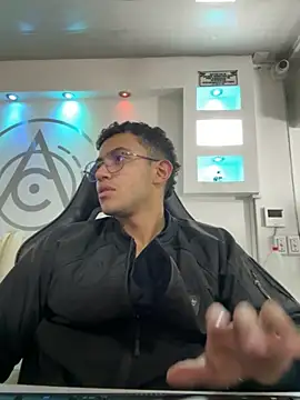 Thonny-becker online show from 10/21/25, 11:26