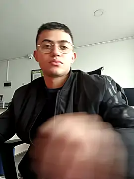 Thonny-becker online show from 02/08/25, 12:17